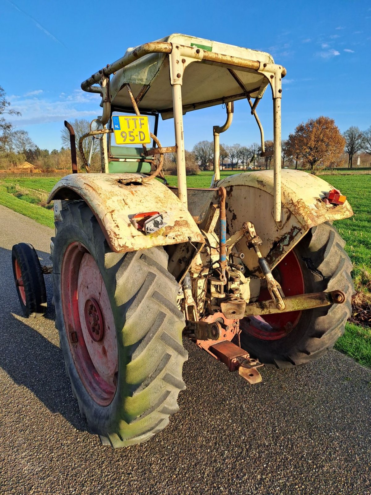 Oldtimer-Traktor du type Hanomag Brillant 601, Gebrauchtmaschine en Wierden (Photo 4)