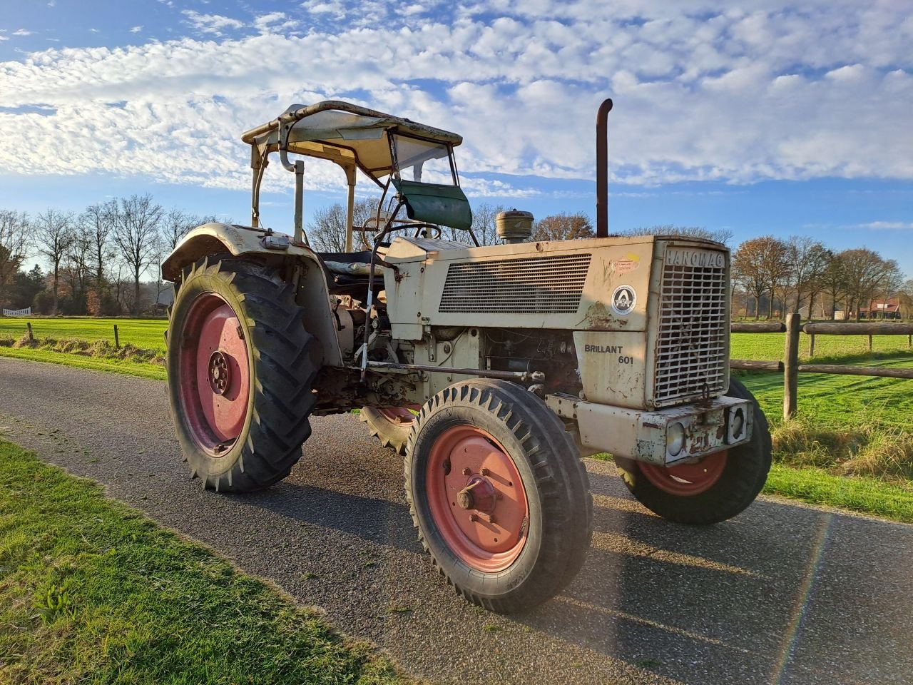 Oldtimer-Traktor du type Hanomag Brillant 601, Gebrauchtmaschine en Wierden (Photo 2)