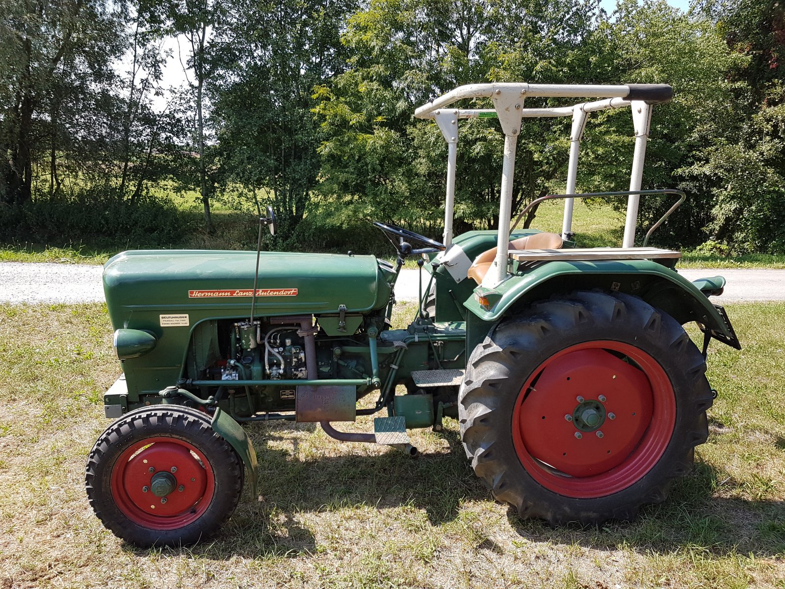 Oldtimer-Traktor типа HELA D 527, Gebrauchtmaschine в 4775 Taufkirchen an der Pram (Фотография 3)