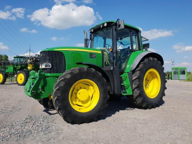 Oldtimer-Traktor van het type John Deere 6920S, Neumaschine in Путрівка (Foto 1)