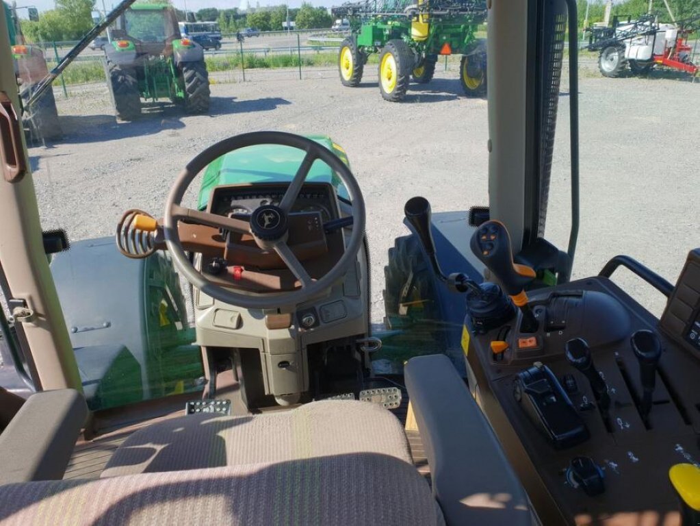 Oldtimer-Traktor van het type John Deere 6920S, Neumaschine in Путрівка (Foto 11)