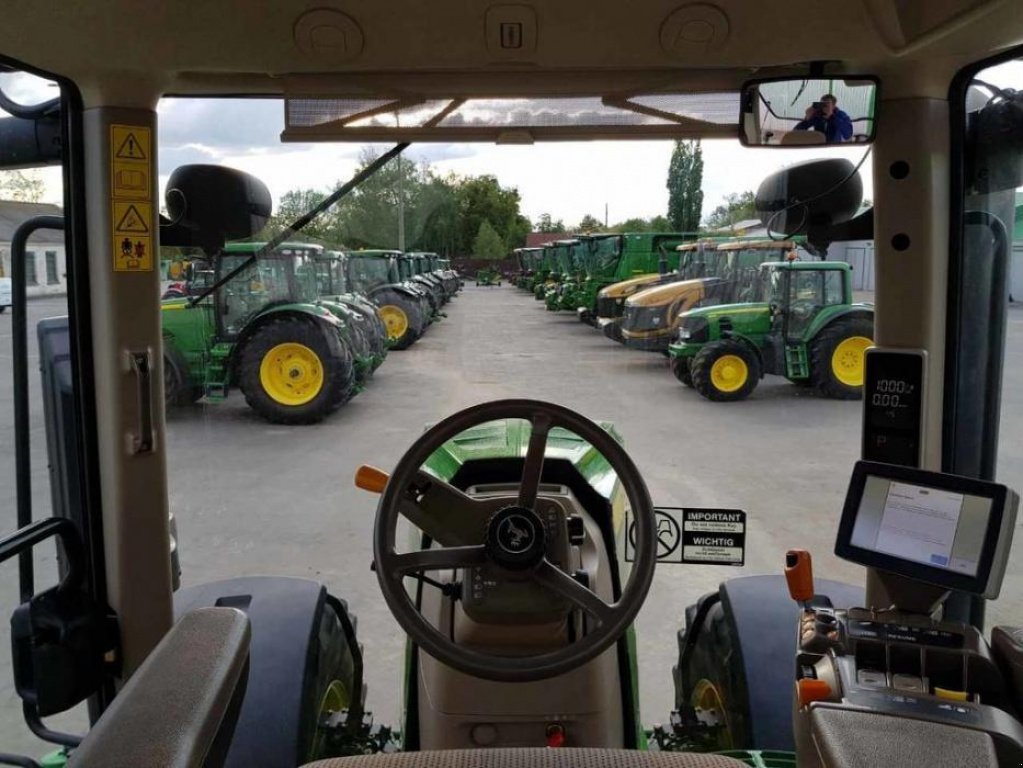 Oldtimer-Traktor of the type John Deere 7230R, Neumaschine in Путрівка (Picture 10)