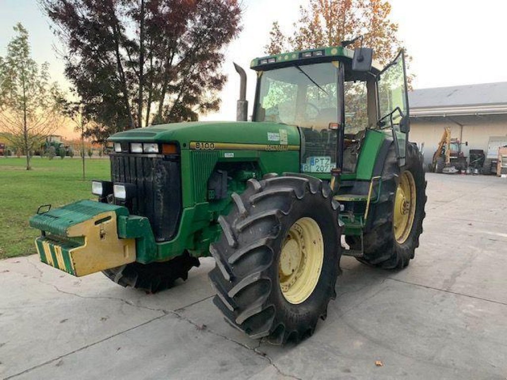 Oldtimer-Traktor du type John Deere 8100, Neumaschine en Київ (Photo 2)