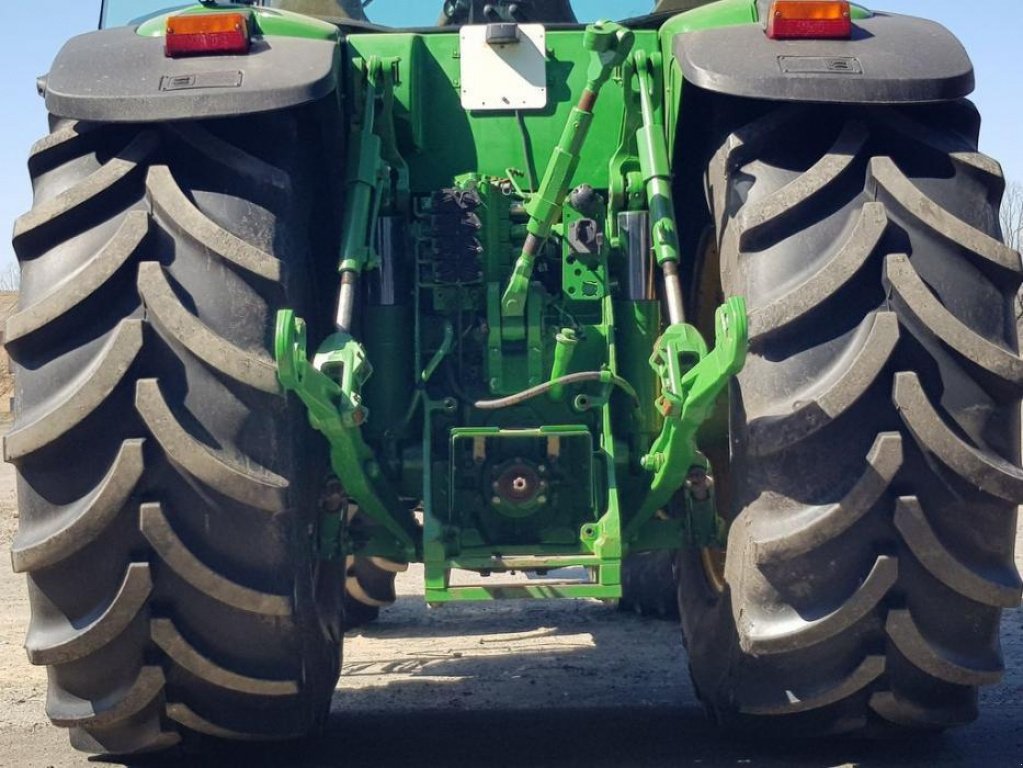 Oldtimer-Traktor van het type John Deere 8430, Neumaschine in Путрівка (Foto 5)