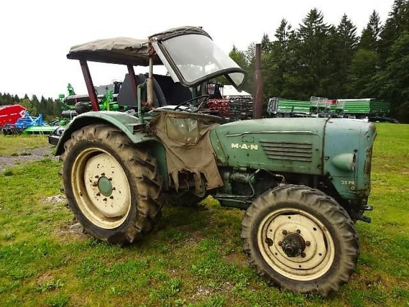 Oldtimer-Traktor of the type MAN 4 P 1 - Allrad 35 PS 29 KW- Allradtraktor mit Verdeck, Gebrauchtmaschine in Neureichenau (Picture 10)