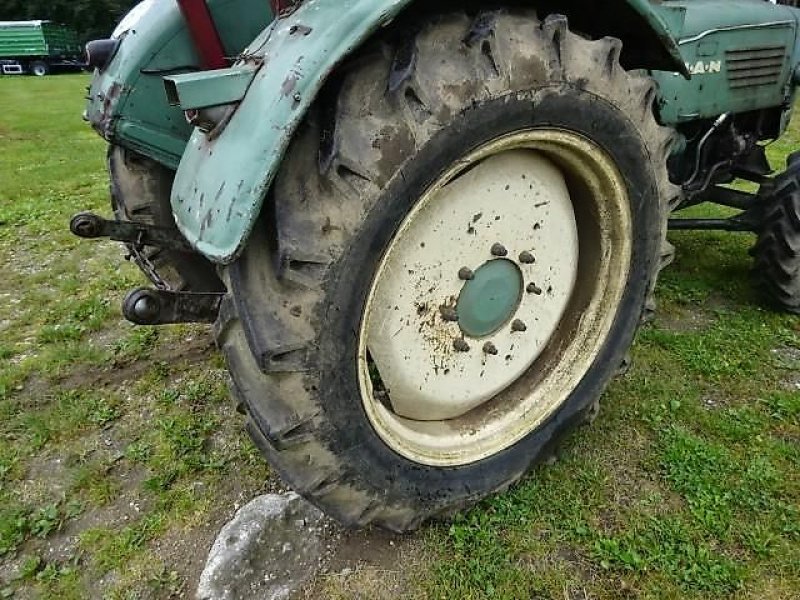 Oldtimer-Traktor of the type MAN 4 P 1 - Allrad 35 PS 29 KW- Allradtraktor mit Verdeck, Gebrauchtmaschine in Neureichenau (Picture 26)