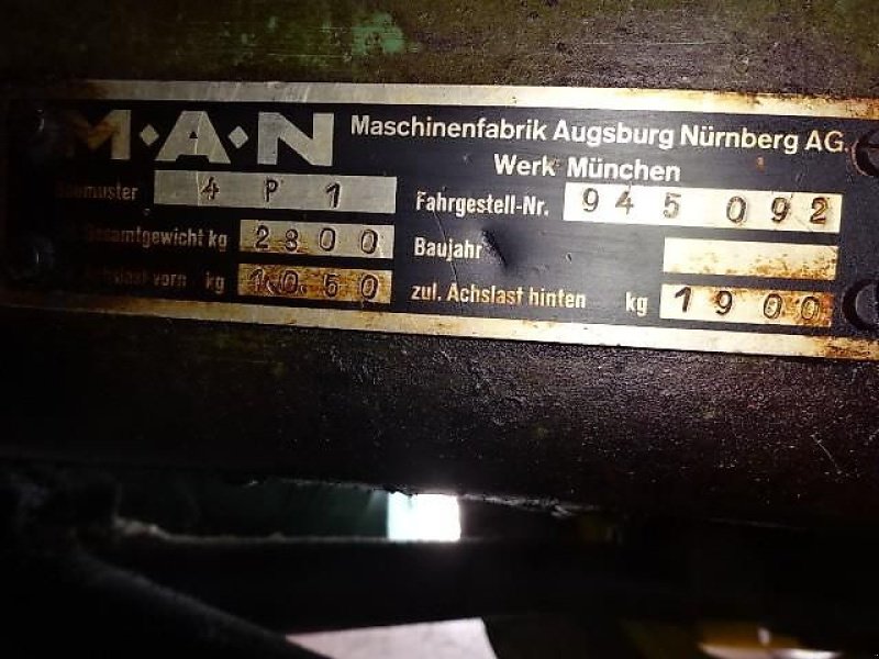 Oldtimer-Traktor typu MAN 4 P 1 - Allrad 35 PS 29 KW- Allradtraktor mit Verdeck, Gebrauchtmaschine w Neureichenau (Zdjęcie 15)