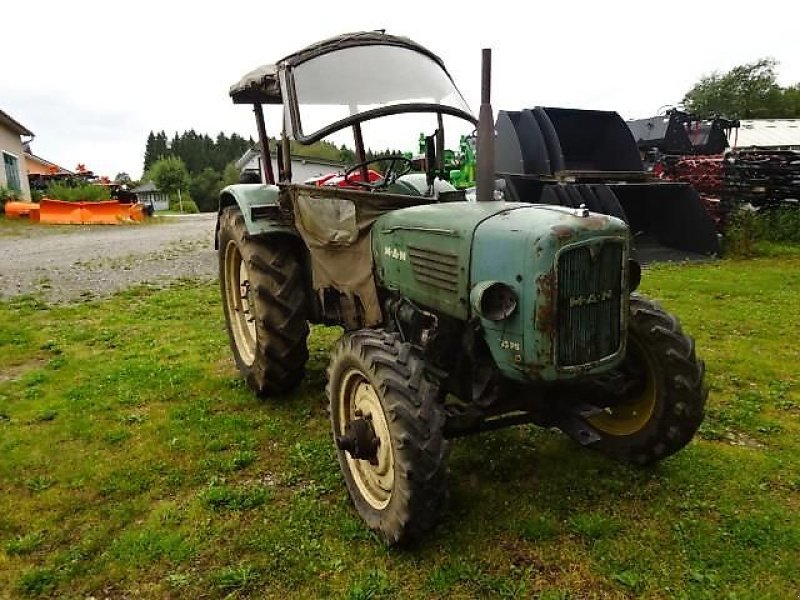 Oldtimer-Traktor του τύπου MAN 4 P 1 - Allrad 35 PS 29 KW- Allradtraktor mit Verdeck, Gebrauchtmaschine σε Neureichenau (Φωτογραφία 5)