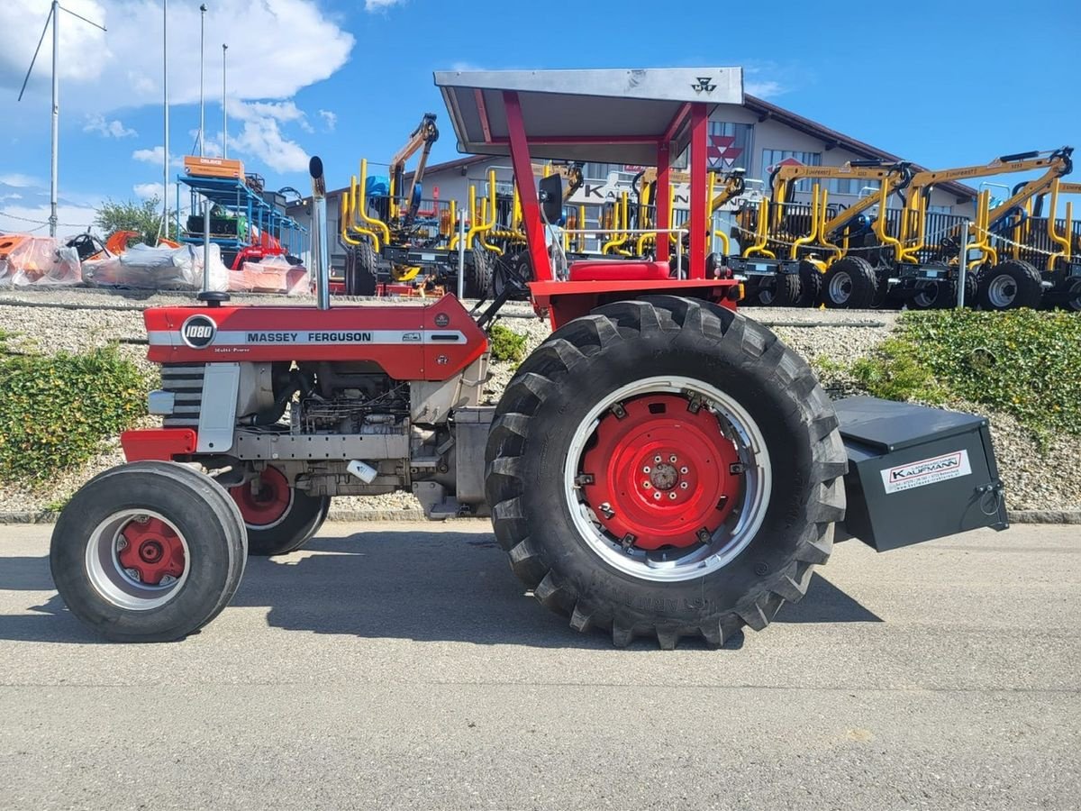 Oldtimer-Traktor от тип Massey Ferguson 1080, Gebrauchtmaschine в NATTERNBACH (Снимка 1)