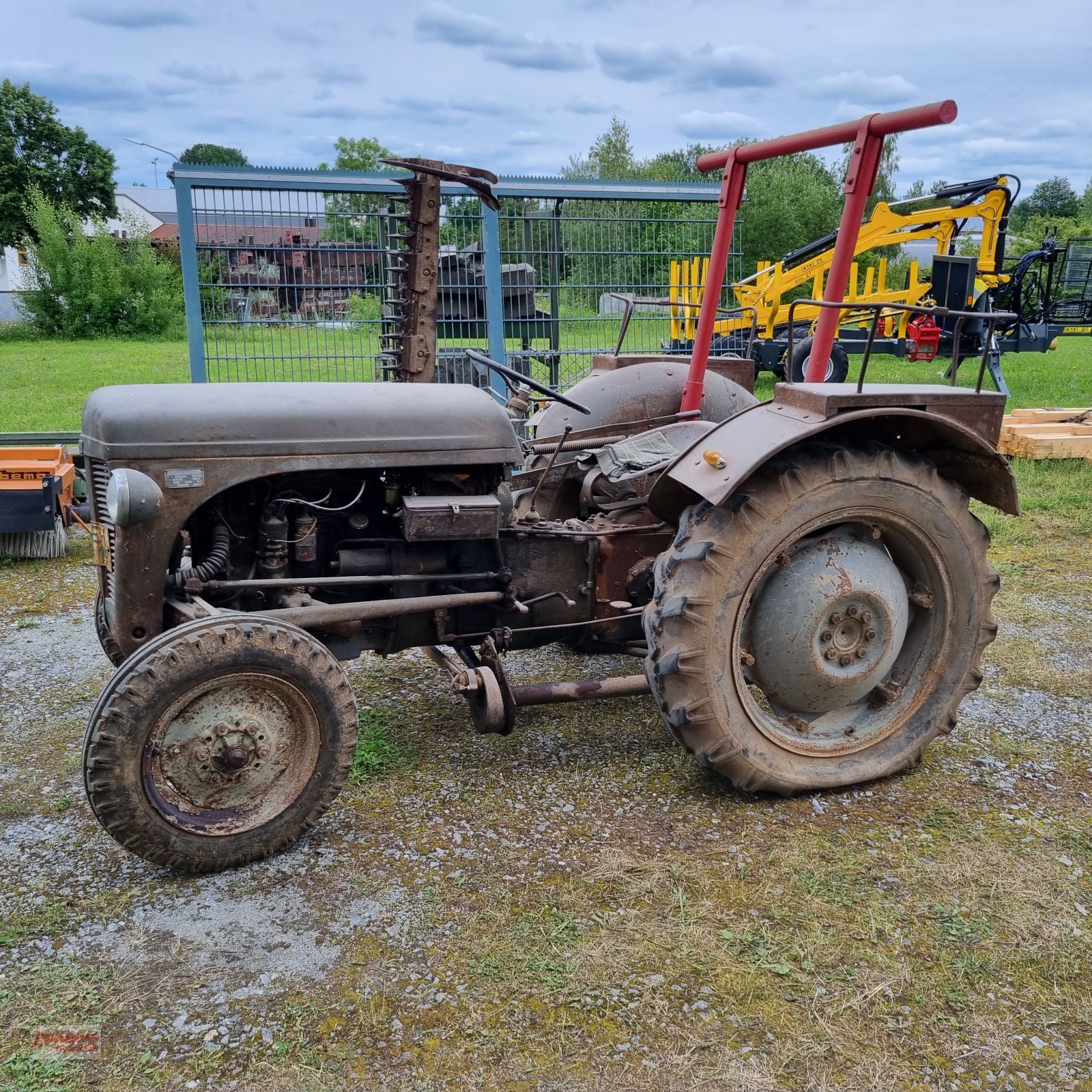 Oldtimer-Traktor от тип Massey Ferguson TE-D 225, Gebrauchtmaschine в Rottenburg a.d. Laaber (Снимка 2)