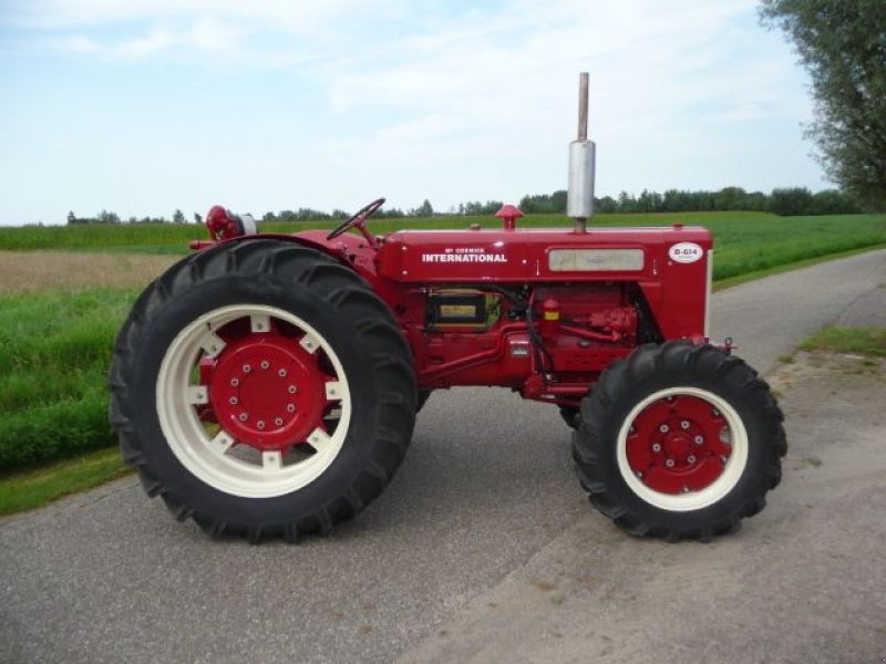 Oldtimer-Traktor Türe ait McCormick b 614, Gebrauchtmaschine içinde Oirschot (resim 3)