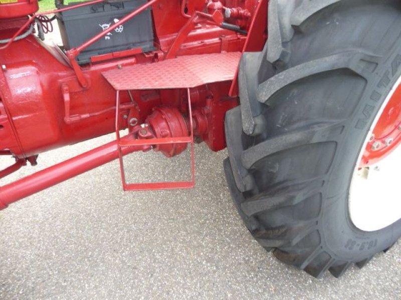 Oldtimer-Traktor des Typs McCormick b 614, Gebrauchtmaschine in Oirschot (Bild 9)