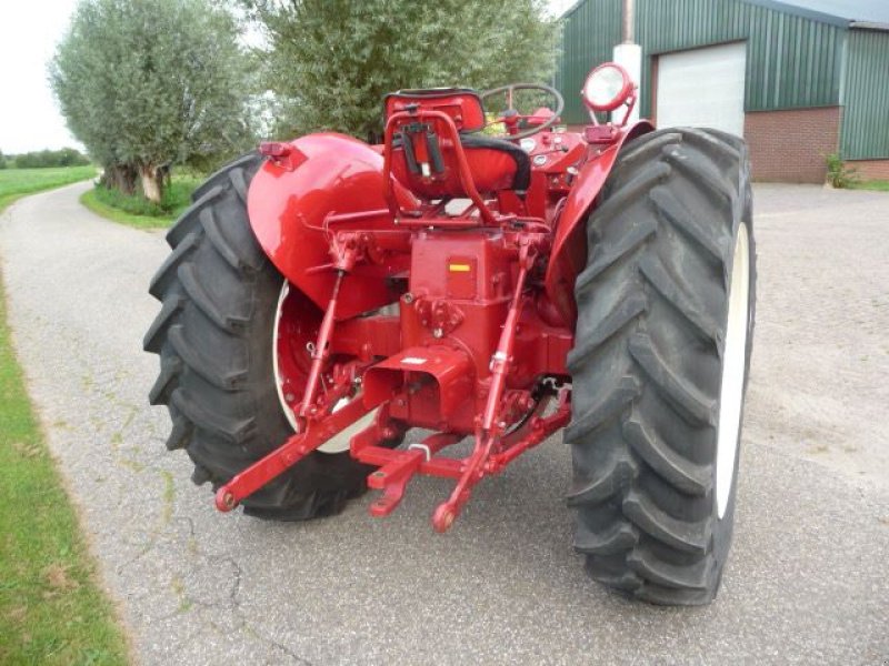 Oldtimer-Traktor van het type McCormick b 614, Gebrauchtmaschine in Oirschot (Foto 5)