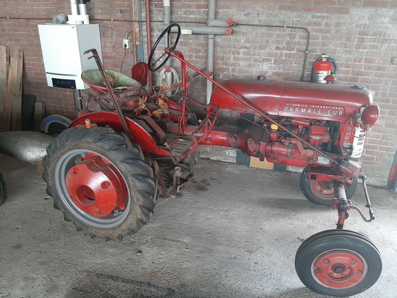 Oldtimer-Traktor des Typs McCormick Farmall Cub, Gebrauchtmaschine in Breukelen (Bild 1)