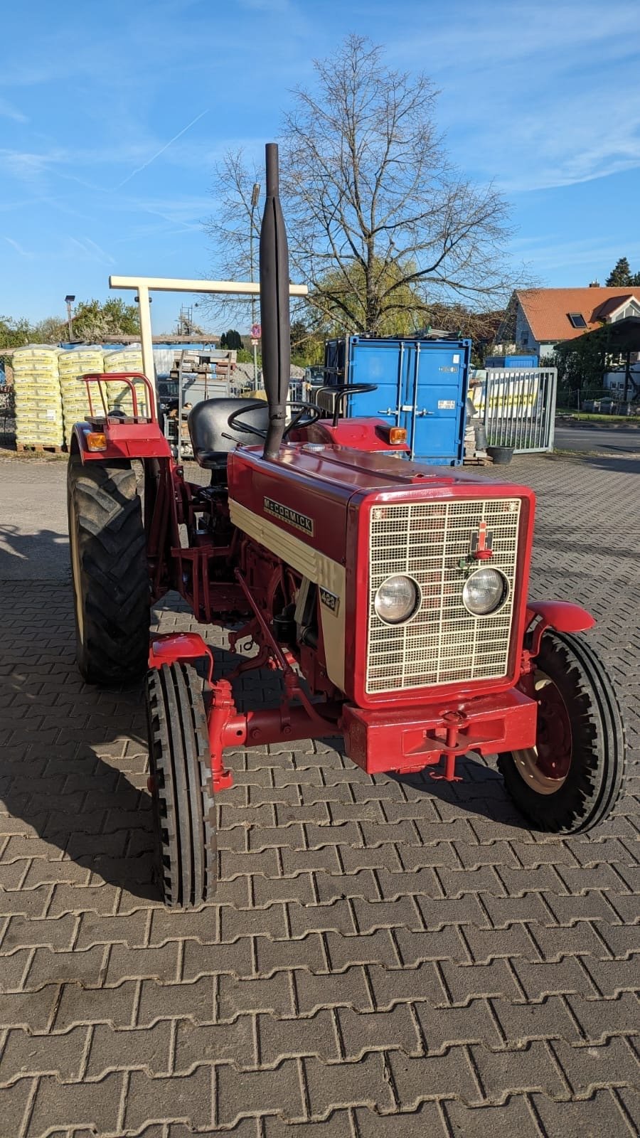 Oldtimer-Traktor of the type McCormick IHC 423, Gebrauchtmaschine in Würzburg (Picture 2)