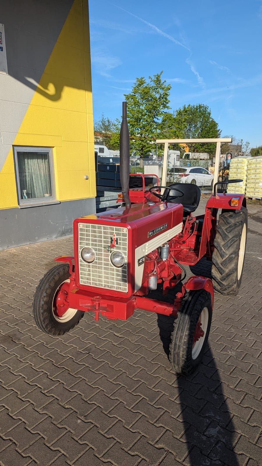 Oldtimer-Traktor of the type McCormick IHC 423, Gebrauchtmaschine in Würzburg (Picture 4)