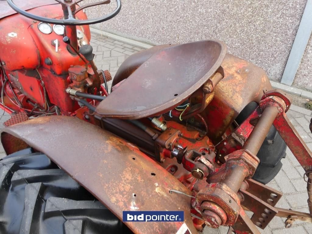 Oldtimer-Traktor of the type McCormick Super FCD Vineyard, Gebrauchtmaschine in Deurne (Picture 6)