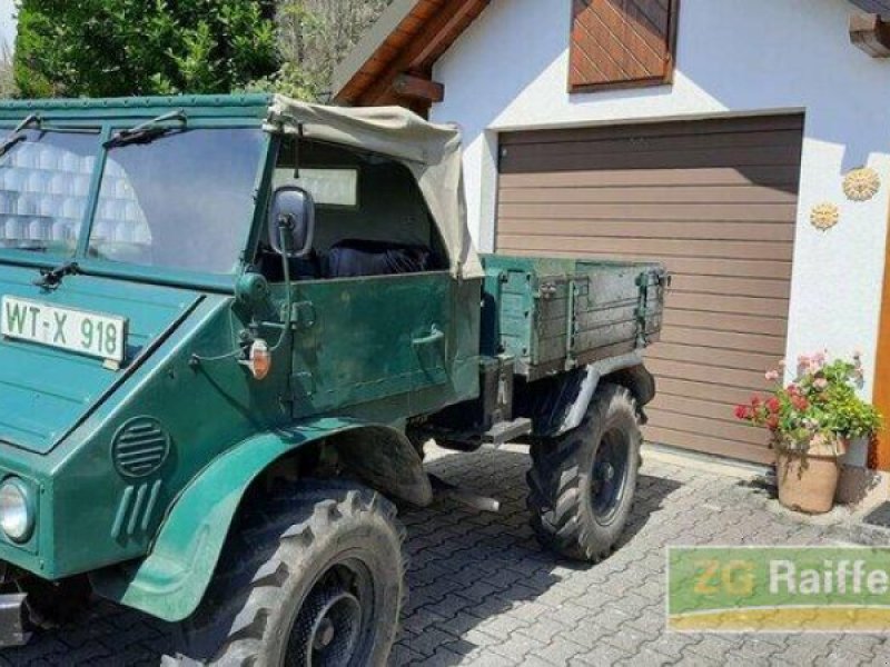 Oldtimer-Traktor Türe ait Mercedes-Benz Unimog 411, Gebrauchtmaschine içinde Weil am Rhein-Haltingen (resim 1)