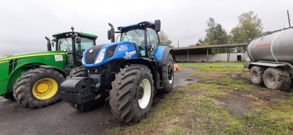 Oldtimer-Traktor του τύπου New Holland T7.315, Neumaschine σε Житомир (Φωτογραφία 2)