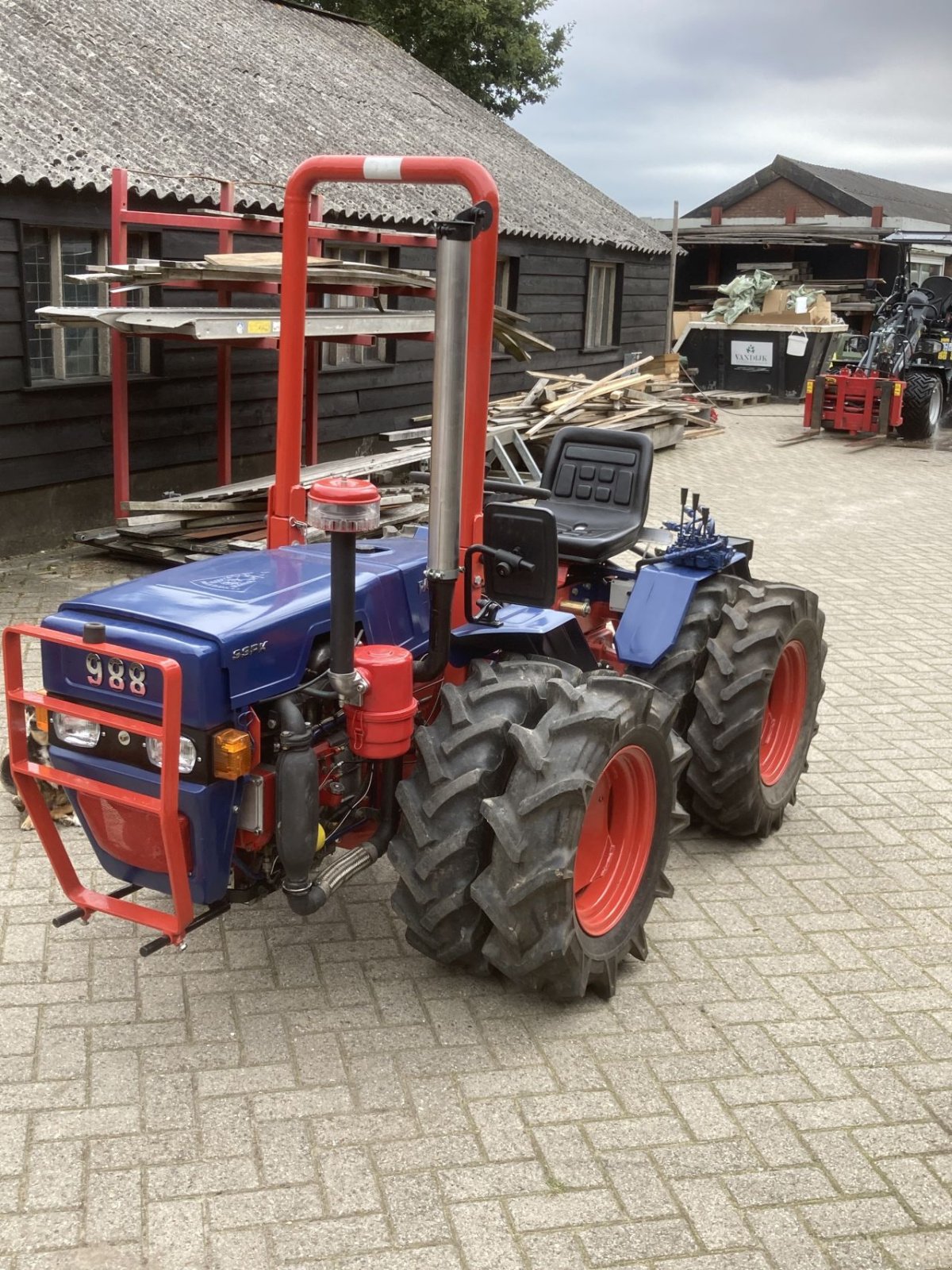 Oldtimer-Traktor типа Pasquali 988, Gebrauchtmaschine в LEERSUM (Фотография 1)