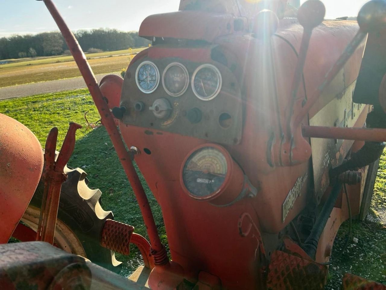 Oldtimer-Traktor of the type Sonstige Farmall 350, Gebrauchtmaschine in Ommen (Picture 4)