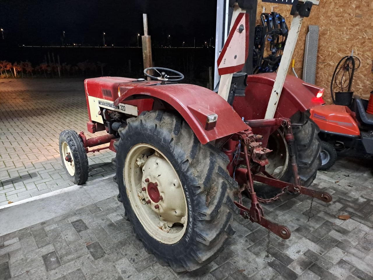 Oldtimer-Traktor типа Sonstige International IHC 323, Gebrauchtmaschine в Wierden (Фотография 4)