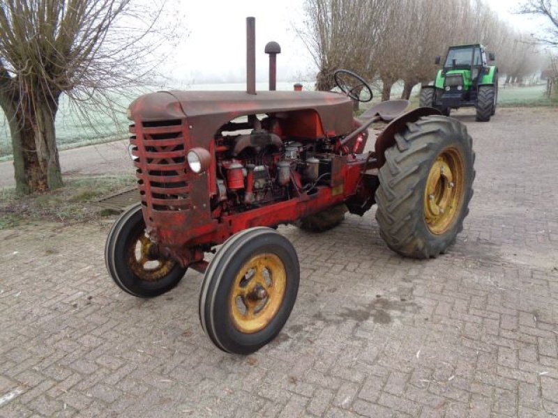 Oldtimer-Traktor des Typs Sonstige Massey Harris 744, Gebrauchtmaschine in Oirschot (Bild 2)