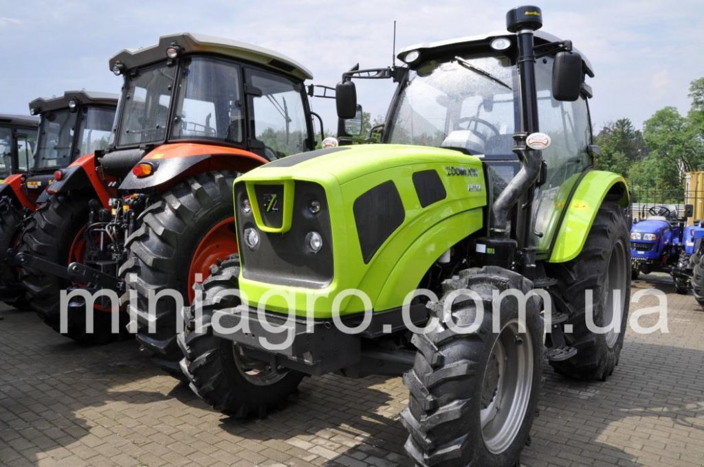 Oldtimer-Traktor van het type Zoomlion RH1104, Neumaschine in Бузова (Foto 10)