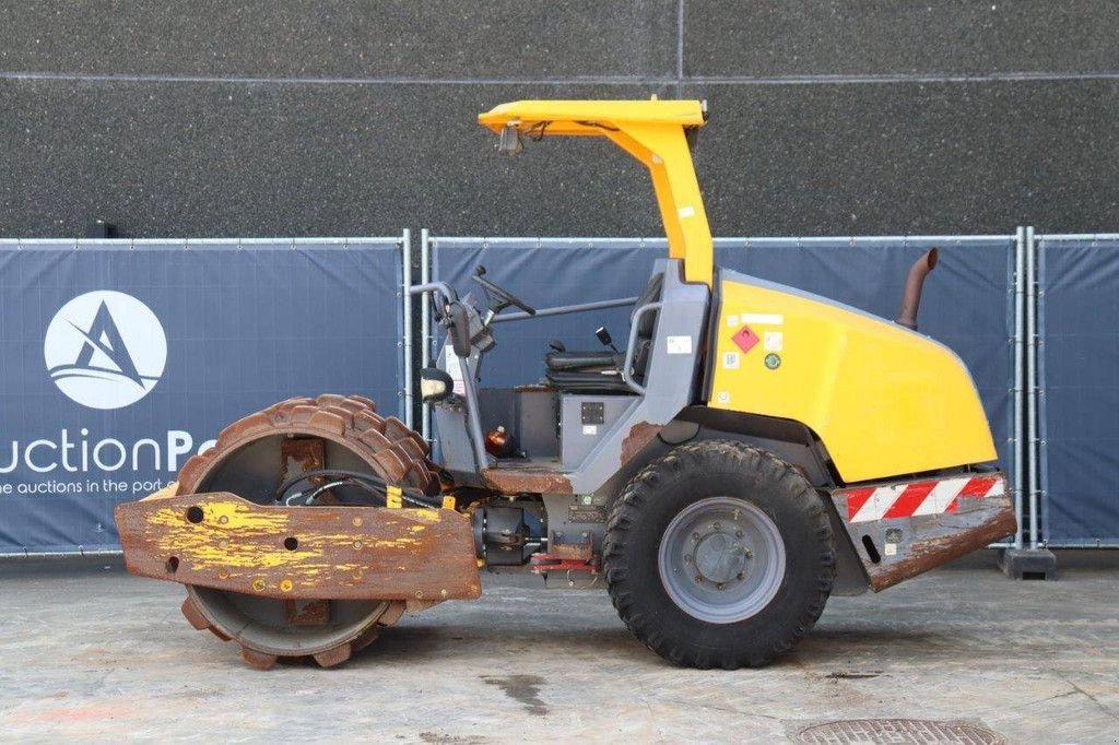 Packer & Walze des Typs Atlas Copco Dynapac 1300D, Gebrauchtmaschine in Antwerpen (Bild 2)