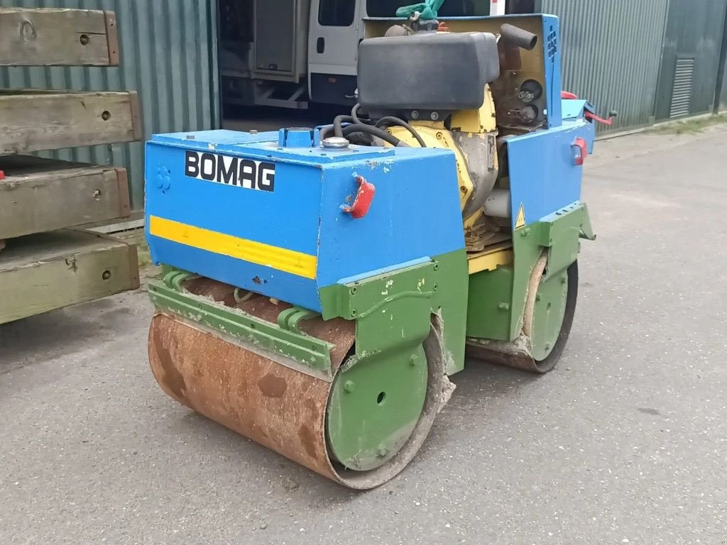 Packer & Walze des Typs Bomag -, Gebrauchtmaschine in Groningen (Bild 4)