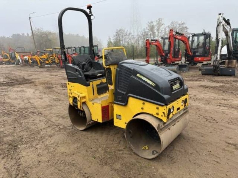 Packer & Walze van het type Bomag BW 100, Gebrauchtmaschine in MOL (Foto 3)