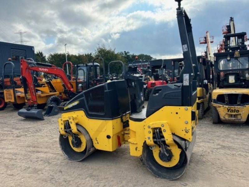 Packer & Walze van het type Bomag BW 120 AD-5, Gebrauchtmaschine in MOL (Foto 4)