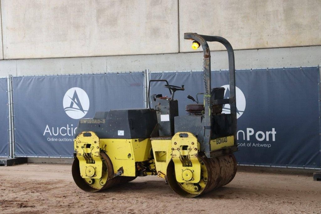 Packer & Walze van het type Bomag BW120AD-3, Gebrauchtmaschine in Antwerpen (Foto 3)