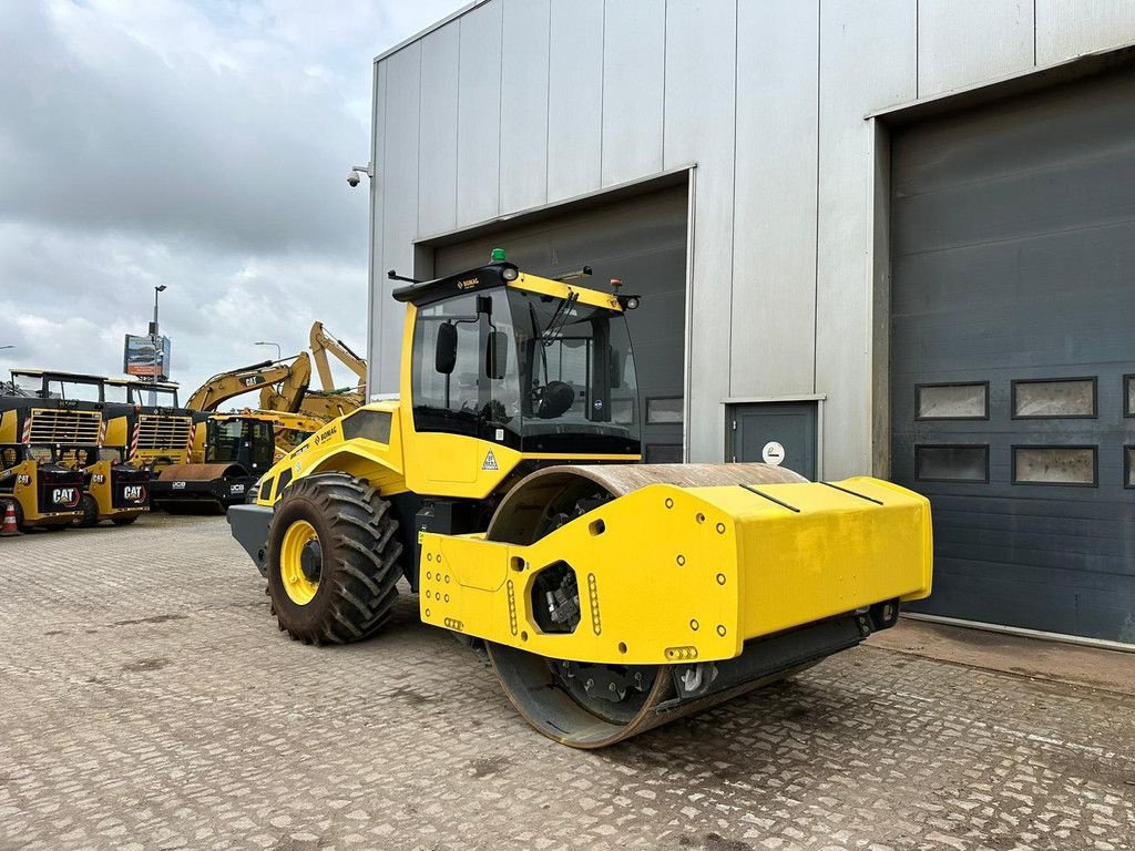 Packer & Walze del tipo Bomag BW219D-5, Gebrauchtmaschine In Velddriel (Immagine 8)