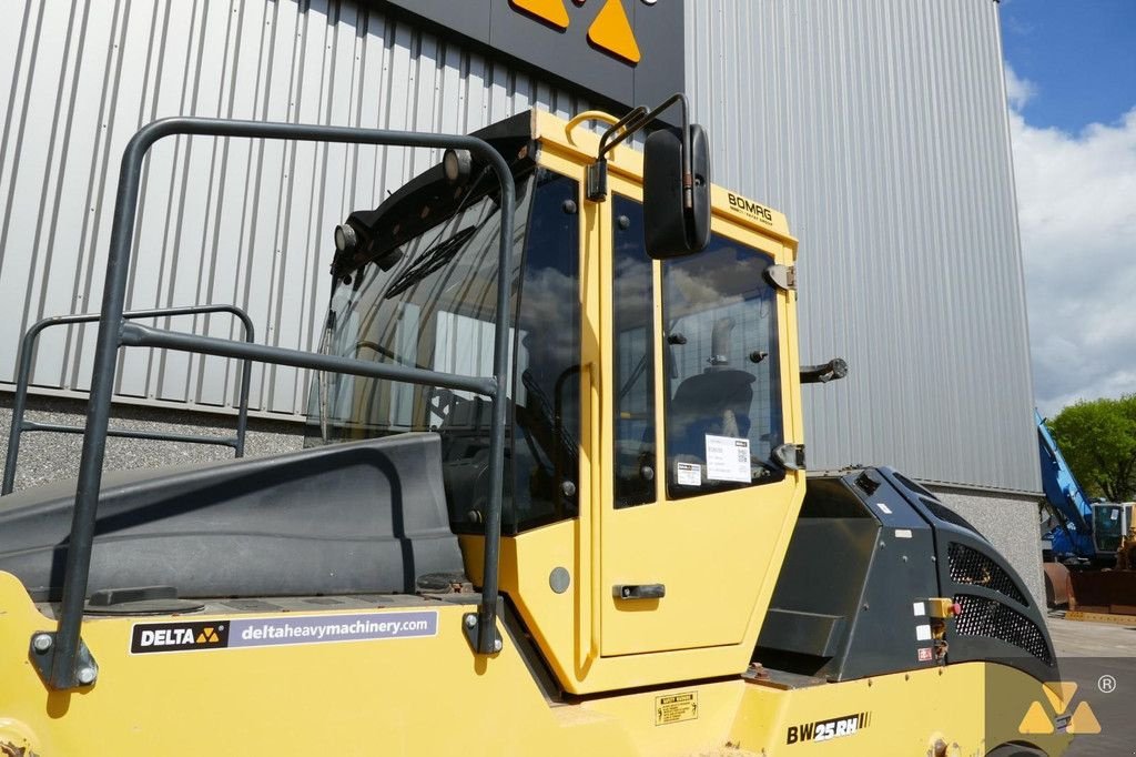 Packer & Walze van het type Bomag BW25RH, Gebrauchtmaschine in Zevenbergen (Foto 10)