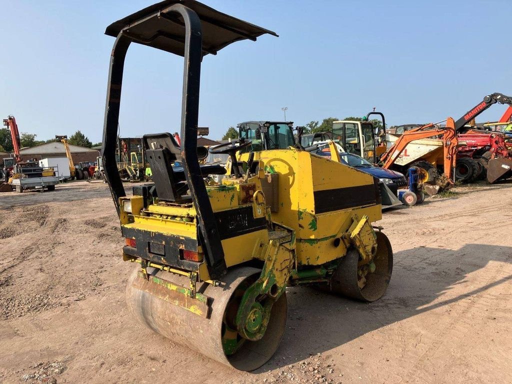 Packer & Walze del tipo Caterpillar CB-224C, Gebrauchtmaschine en Antwerpen (Imagen 5)