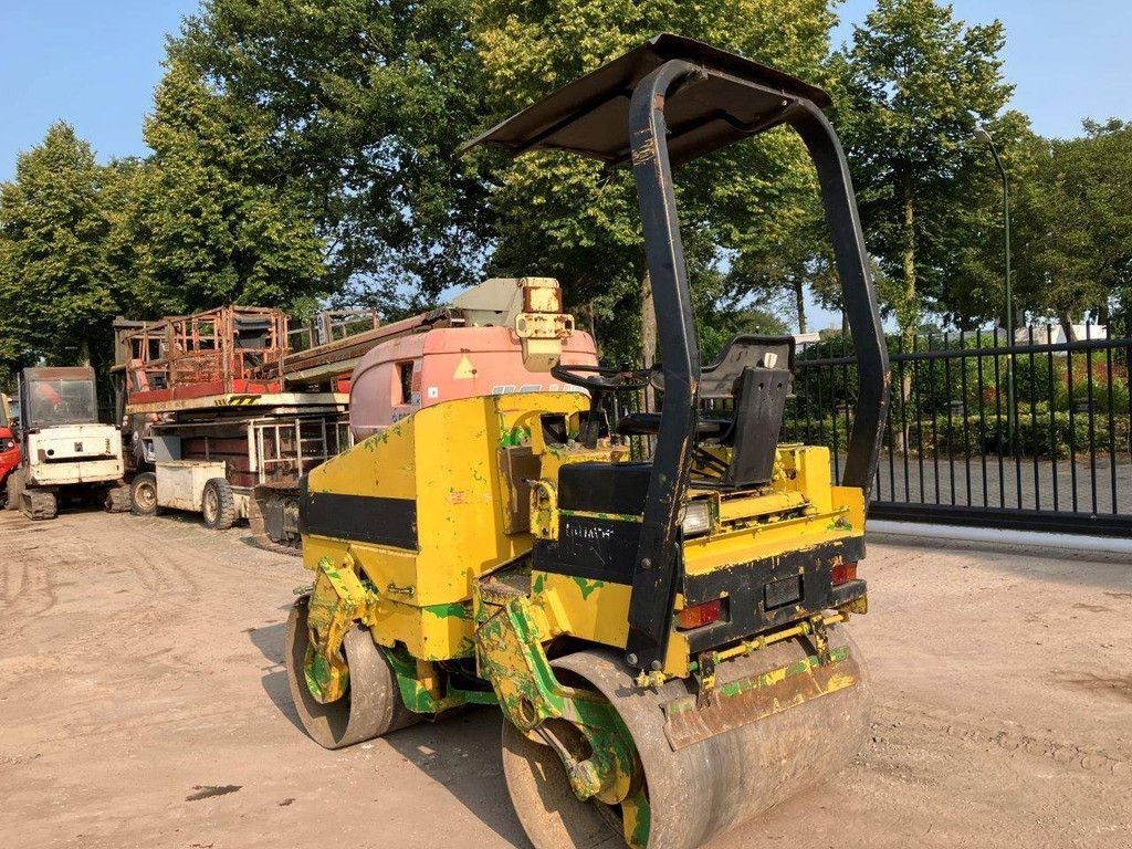 Packer & Walze del tipo Caterpillar CB-224C, Gebrauchtmaschine en Antwerpen (Imagen 3)