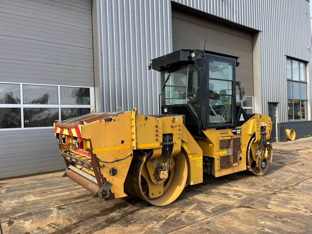 Packer & Walze del tipo Caterpillar CB44B - CE certified / sidecutter / AC cabin, Gebrauchtmaschine In Velddriel (Immagine 4)