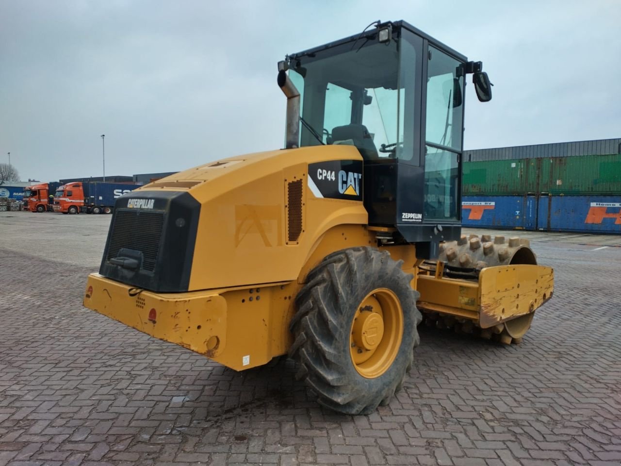 Packer & Walze tip Caterpillar CP44 Vibrating Roller, Gebrauchtmaschine in Bergschenhoek (Poză 5)