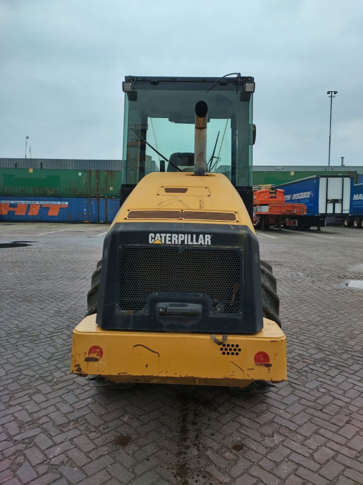 Packer & Walze of the type Caterpillar CP44 Vibrating Roller, Gebrauchtmaschine in Bergschenhoek (Picture 8)