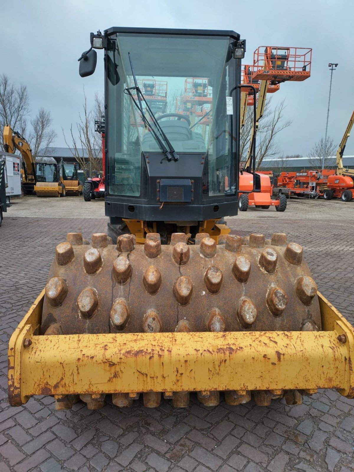 Packer & Walze van het type Caterpillar CP44 Vibrating Roller, Gebrauchtmaschine in Bergschenhoek (Foto 1)