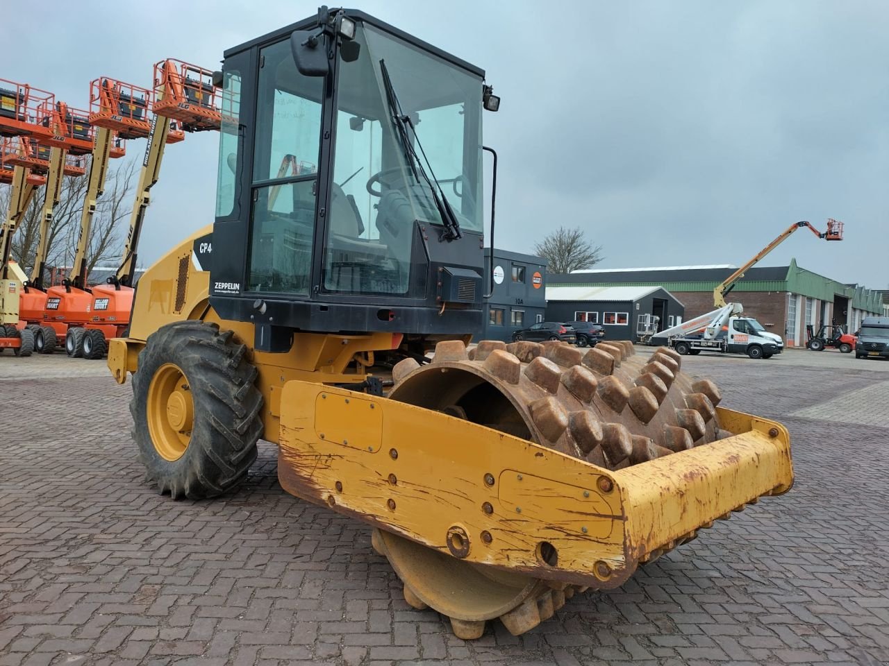 Packer & Walze tip Caterpillar CP44 Vibrating Roller, Gebrauchtmaschine in Bergschenhoek (Poză 4)