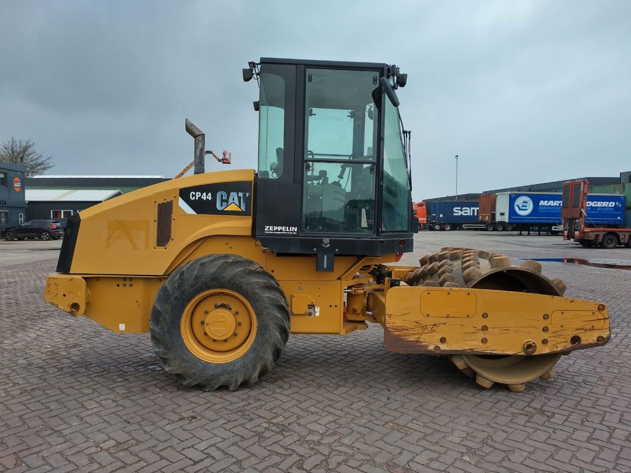 Packer & Walze del tipo Caterpillar CP44 Vibrating Roller, Gebrauchtmaschine In Bergschenhoek (Immagine 7)