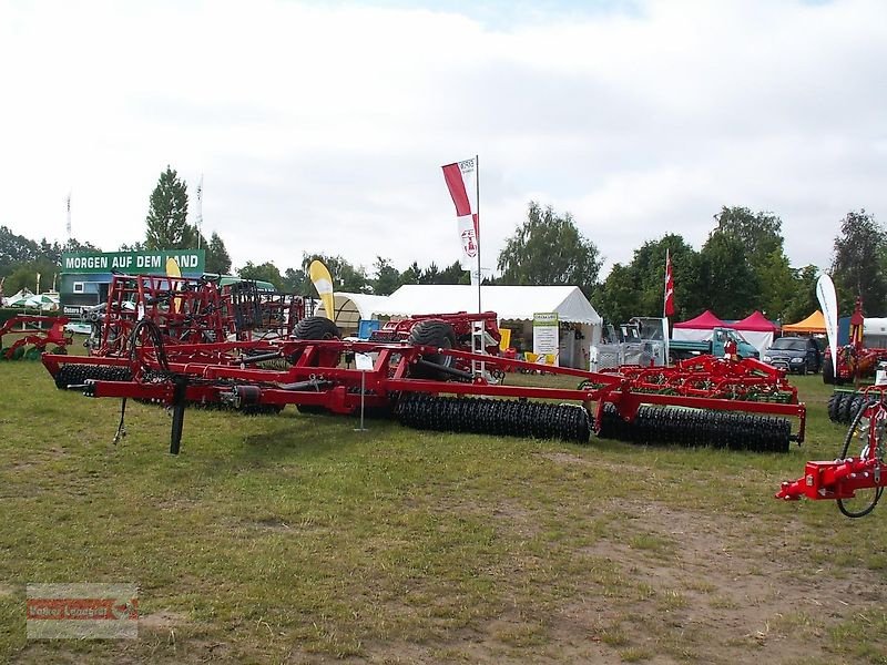 Packer & Walze des Typs Expom Maximus 12,3m, Neumaschine in Ostheim/Rhön (Bild 4)