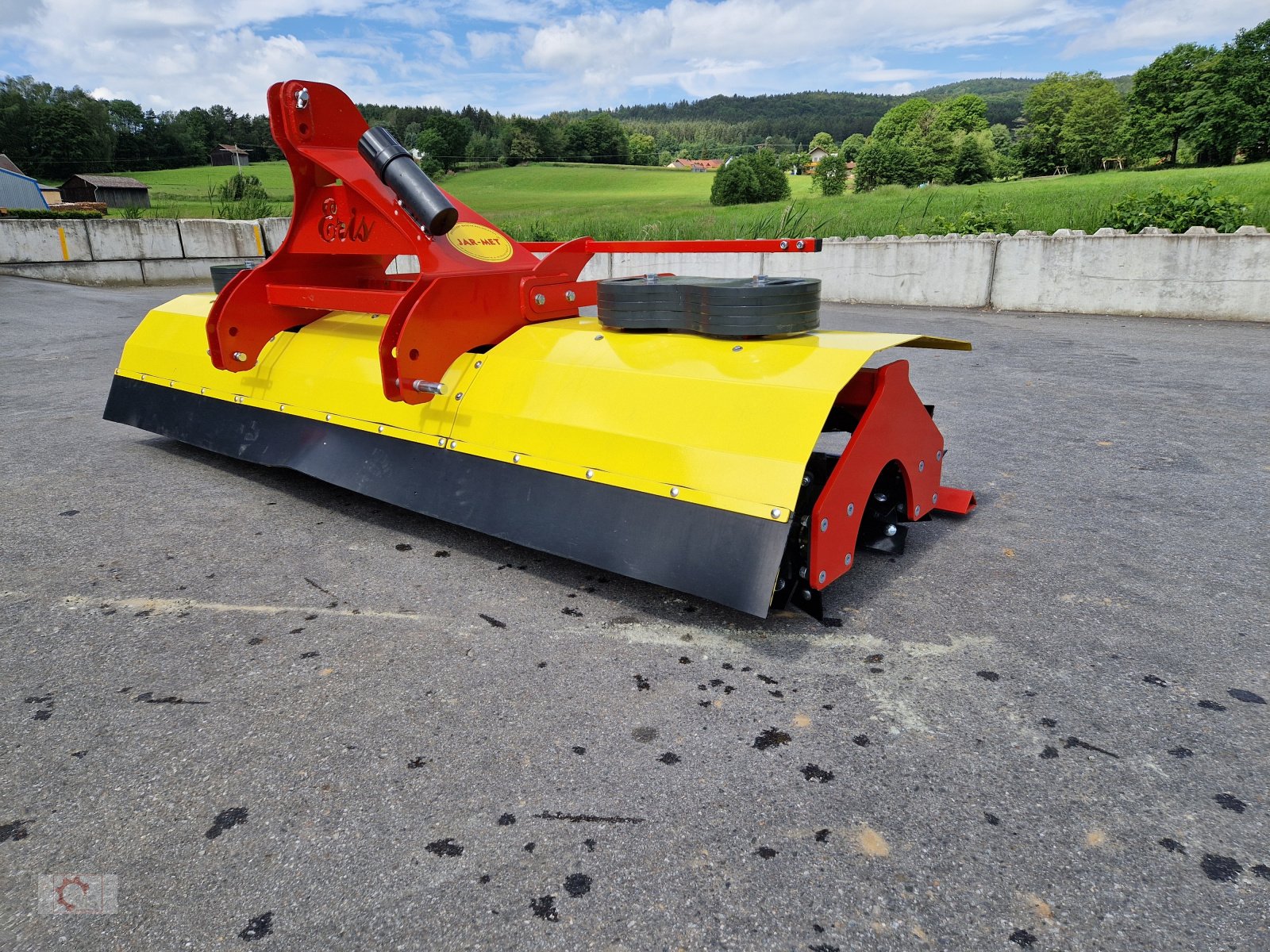 Packer & Walze van het type Jar-Met Messerwalze 3m Frontanbau Vorlaufschiene, Neumaschine in Tiefenbach (Foto 14)