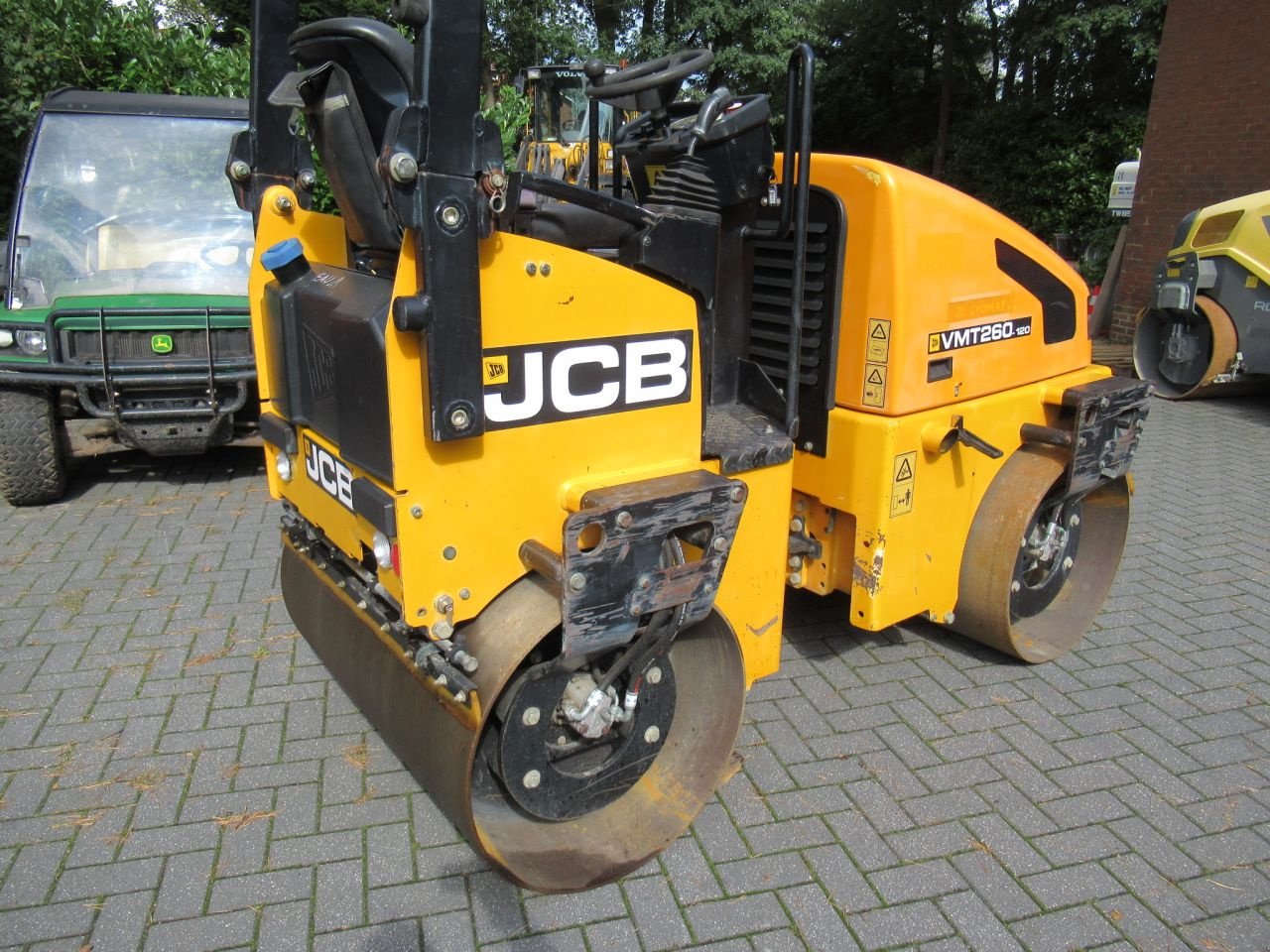 Packer & Walze du type JCB VMT 260, Gebrauchtmaschine en Borne (Photo 9)