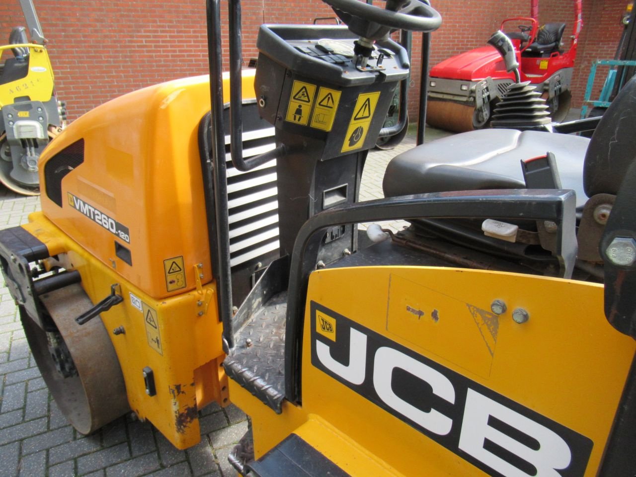 Packer & Walze du type JCB VMT 260, Gebrauchtmaschine en Borne (Photo 11)