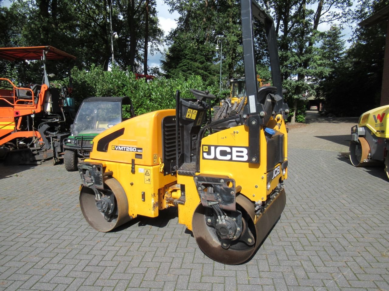 Packer & Walze du type JCB VMT 260, Gebrauchtmaschine en Borne (Photo 2)