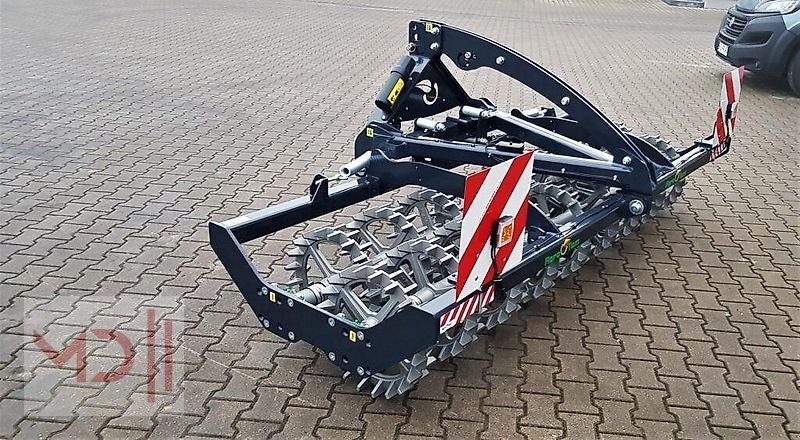 Packer & Walze van het type MD Landmaschinen AGT Frontpacker 3,0 m – 3,5 m ab, Neumaschine in Zeven (Foto 9)