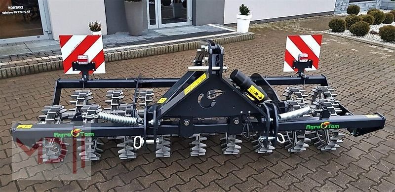 Packer & Walze van het type MD Landmaschinen AGT Frontpacker 3,0 m – 3,5 m ab, Neumaschine in Zeven (Foto 10)